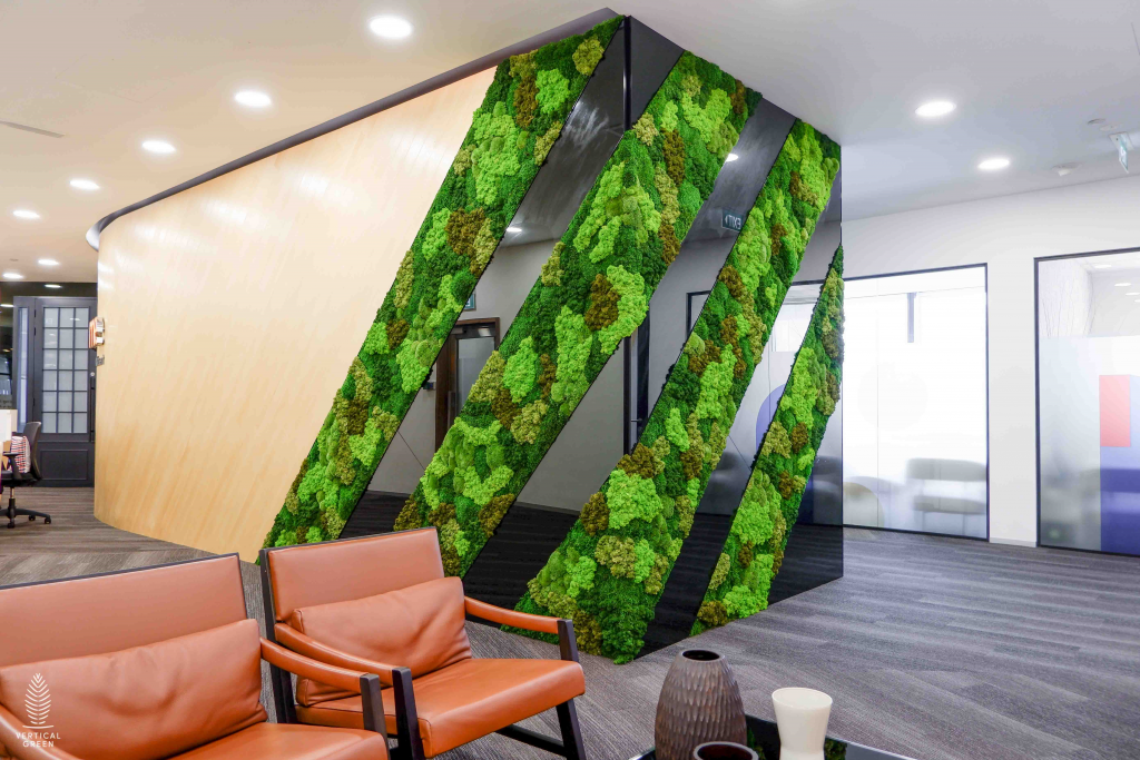 pole moss wall